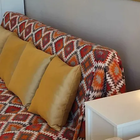 Cozy Luxury In The Heart Of 8-1